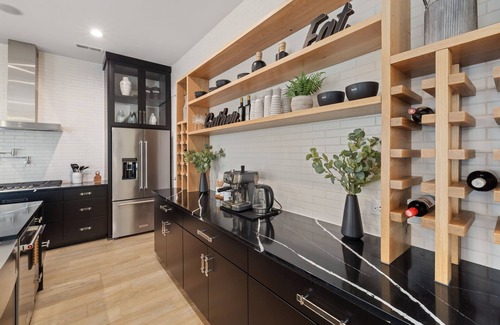 East Durham Casa | Custom Home Near Duke~Fast WiFi & Easy Check in