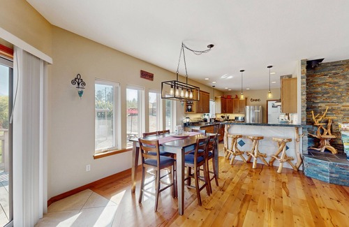 Orick Casa | Custom home overlooking Redwood Creek Valley - hot tub, furnished deck & firepit