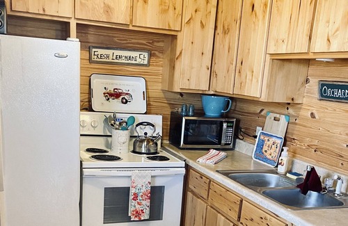 Mulhall Otro | Cute 2 bedroom/1 bath house located on ranch 5 miles west of I35.