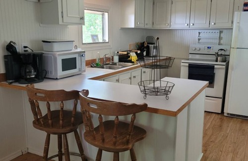 Park Hill Casa | Cute 2 Bedroom with Lake Access in Quiet Neighborhood - Sleeps 6