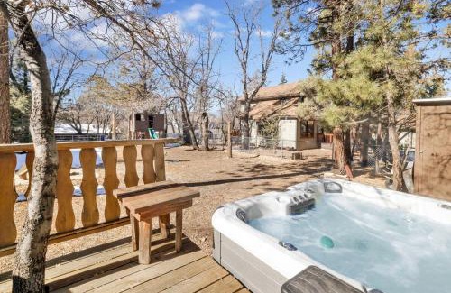Sugarloaf Casa | Cute and Cozy Cottage- Big Bear Retreat in the Pines