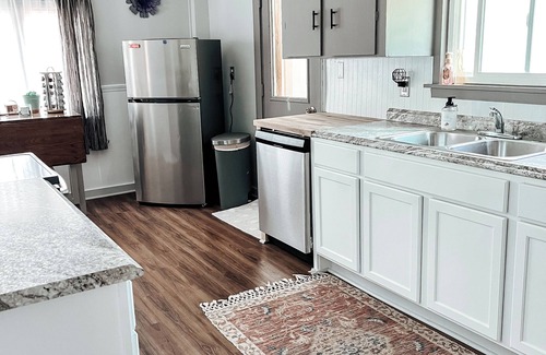 Geneseo Casa | Cute & Bright Geneseo Village Home