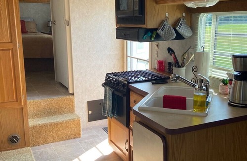 Hesperia Casa | Cute Camper w/ firepit nestled next to woods with lots of wildlife.