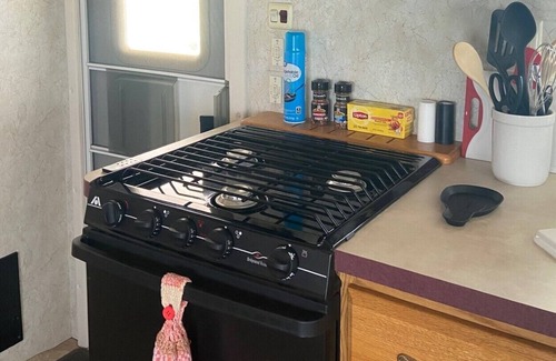Hesperia Casa | Cute Camper w/ firepit nestled next to woods with lots of wildlife.