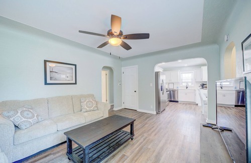 Lakeside Casa | Cute Cape Cod House!