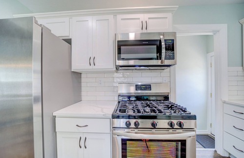 Lakeside Casa | Cute Cape Cod House!