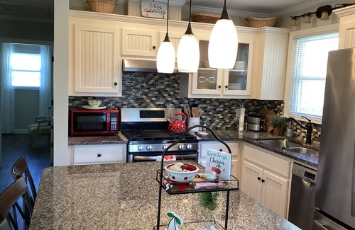 Granite Falls Cabaña | Cute Cherry St. Cottage