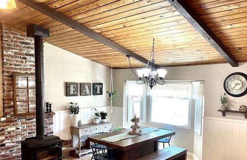 Shingletown Casa | Cute & cozy Dutch farmhouse