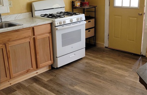 Wawarsing Casa | Cute home in Kerhonkson, NY. This home is minutes to many popular destinations