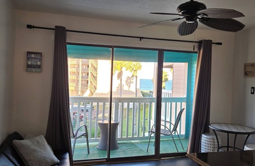 North Beach Condominio | Cute little beach front condo to enjoy, relax, celebrate, and make memories