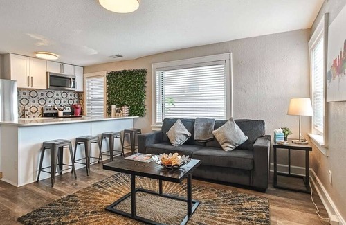 Westport Condominio | Cute Midtown 1 Bedroom