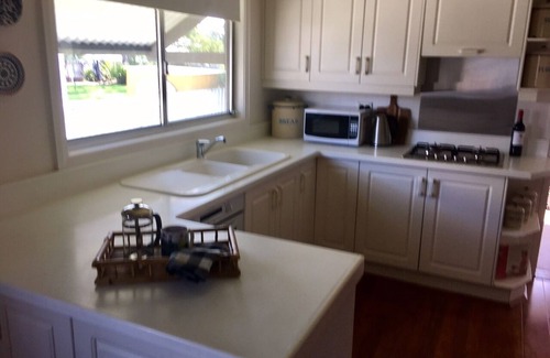 Cessnock Casa | Cute miners cottage in CBD. 10min drive to Hunter Valley vineyards