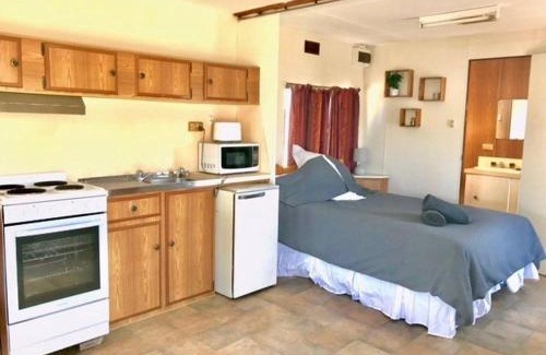 Hay Casa | Cute Private Studio Flat with AIRCON!