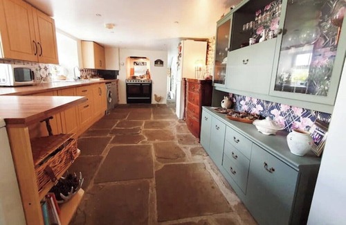 Cowbridge Cabaña | Cute Quirky Cottage