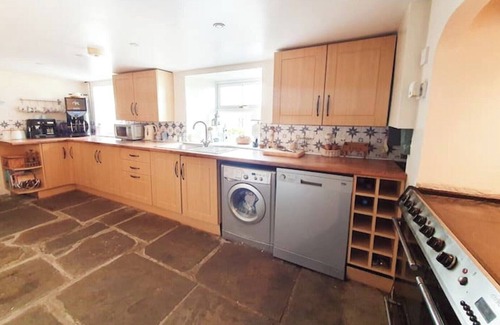 Cowbridge Cabaña | Cute Quirky Cottage