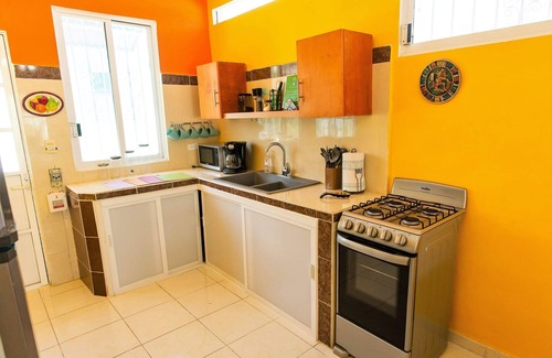 Chicxulub Puerto Casa | Cute refurbished house, large pool, km. 8