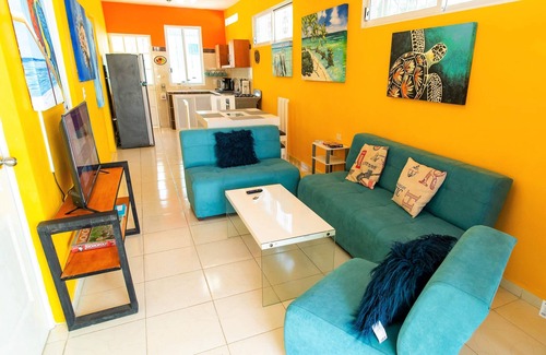 Chicxulub Puerto Casa | Cute refurbished house, large pool, km. 8