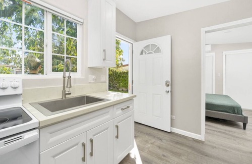 North Long Beach Casa | Cute Studio|Beautiful Backyard