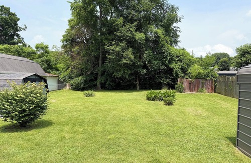 Old Hickory Casa | Cute Two Bedroom House at a Budget Price Country and City Life Combined