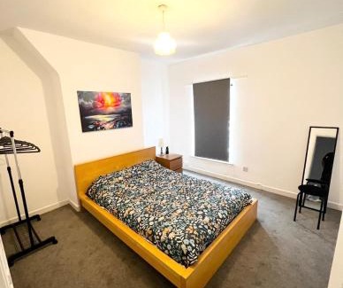 Wavertree Casa | Cute two bedroom house with free street parking