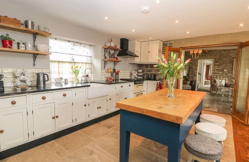 Preston Cabaña | CUTHBERT HILL FARM, pet friendly, luxury holiday cottage in Chipping