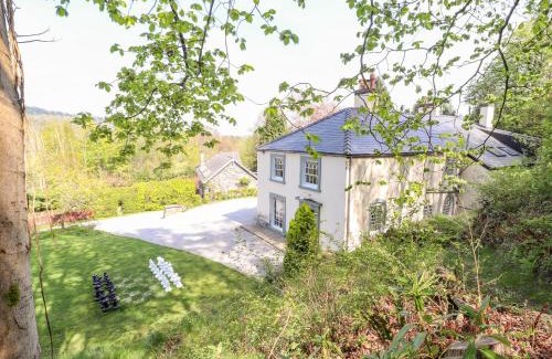 Acrefair Casa | Cwmalis Hall