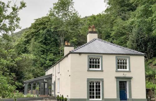 Acrefair Casa | Cwmalis Hall