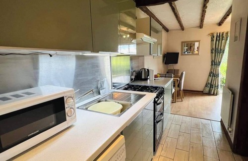 Cadoxton Casa | Cwmbach Cottages