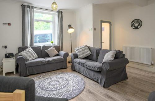 Treorchy Casa | Cwmparc Cottage Very Special Welsh Valley Home by STAE-Homes