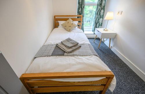 Treorchy Casa | Cwmparc Cottage Very Special Welsh Valley Home by STAE-Homes
