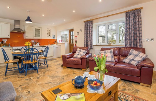 Abercych Cabaña | CYCH COTTAGE, pet friendly, luxury holiday cottage in Cenarth