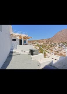 Megalochori Apartamento | Cycladic traditional house with view