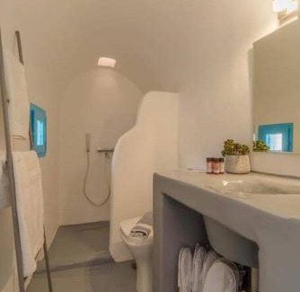 Megalochori Apartamento | Cycladic traditional house with view