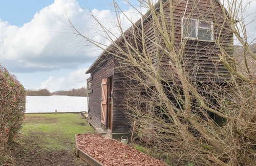 Irstead Cabaña | Cygnus Boathouse