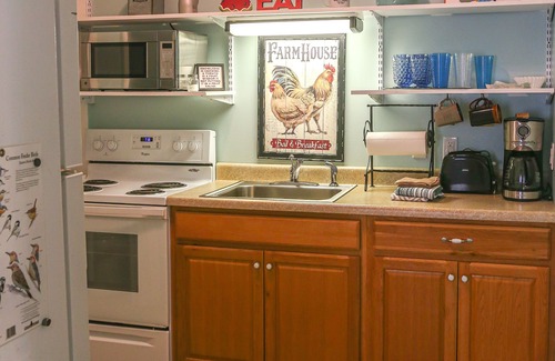 Somerset Casa | D&F Farmhouse, 1500 sq. ft., Parking for boats/trailers, close to marinas /lake