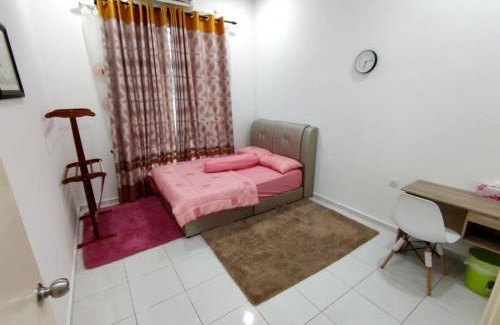 Ayer Molek Casa | D'Luna Homestay Melaka Fully Aircond