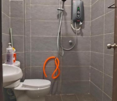 Chukai Casa | D'Sara Homestay Fully Furnished 3 bedrooms All Aircond 2 miles centre