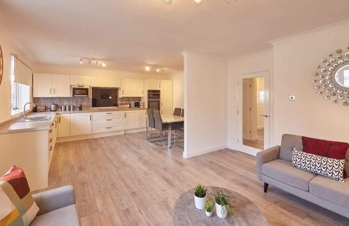Darlington Casa | Dacama @ Dene Grove - w/Patio & 2 Free Parking