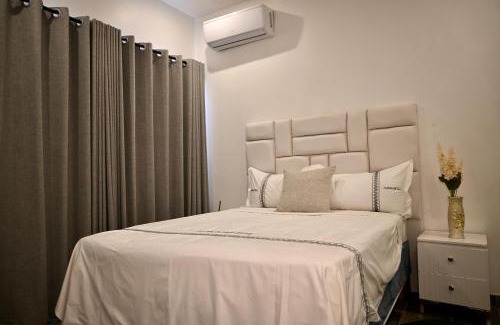 Midlands Cabina | Dade Residences