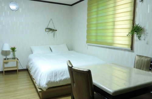 Suwon Casa | Daebudo Palace of Dreams Pension