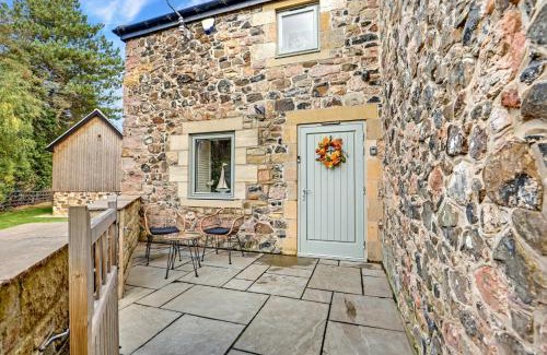 Belford Casa | Dairy Cottage @Budle Barns - North East Escapes