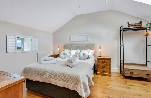 Belford Casa | Dairy Cottage @Budle Barns - North East Escapes