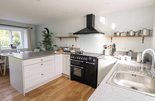 Littlebredy Cabaña | DAIRY COTTAGE, pet friendly, character holiday cottage in Abbotsbury