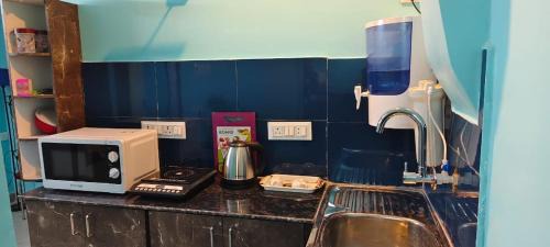 Kolkata Apartamento | Daisy and Iris- 2 Specious 1Bhk Full Furnished AC Apartments Managed by Hotel Airways