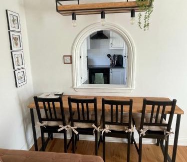 Alyth Apartamento | Daisy Cottagee