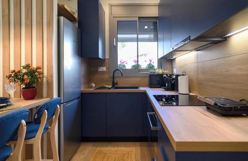 Petralona Apartamento | Daisy's Deluxe Athenian 2bedroom by MPS