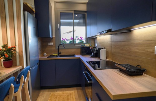 Petralona Apartamento | Daisy's Deluxe Athenian 2bedroom by MPS