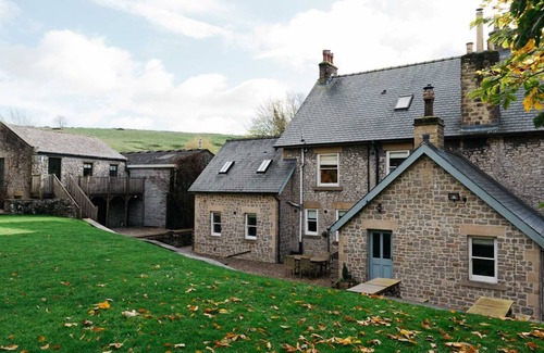 Litton Casa | Dale House, large farmhouse in Litton with cosy country pub and fabulous walks close by.