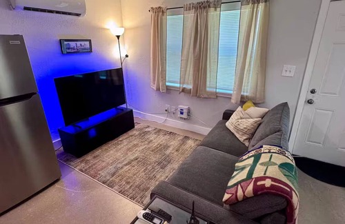 Oak Cliff Apartamento | Dallas - Bishop Arts Guest Cottage - Pet Friendly!