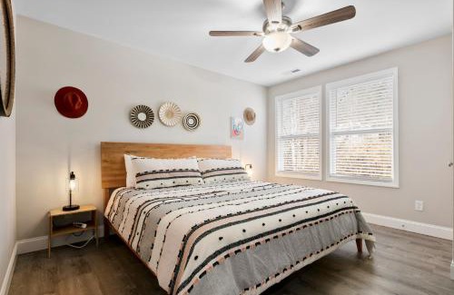 Black Mountain Casa | Dancing Bear Getaway Black Mountain